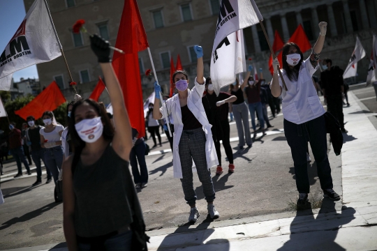 Aksi Buruh Yunani Demo Peringati May Day di Tengah Covid-19
