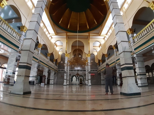 Meresapi Ramadan di Masjid Jami' Al Munawwar