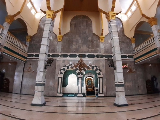 Meresapi Ramadan di Masjid Jami' Al Munawwar