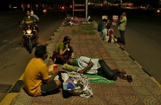 Hindari Paparan Gas Beracun, Warga India Tidur di Jalanan