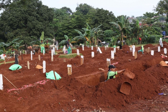 Area Baru Pemakaman Korban Covid-19 di TPU Pondok Ranggon