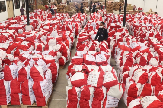 Ribuan Paket Sembako Bantuan Presiden Siap Didistribusikan di Bodetabek