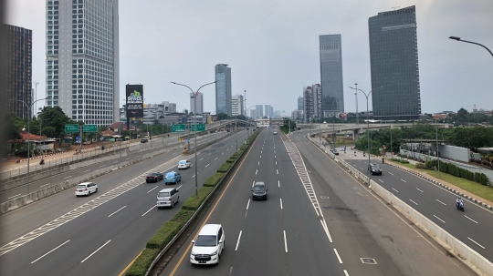 PSBB, Lalu Lintas Jalan Tol Dalam Kota Berkurang Hingga 60 Persen