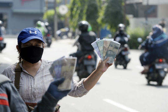 Jasa Tukar Uang Sepi Peminat