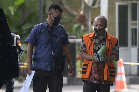 Tersangka Korupsi Kadar Slamet Tandatangani Perpanjangan Penahanan