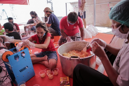 Menengok Dapur Umum untuk Warga Terdampak Covid-19