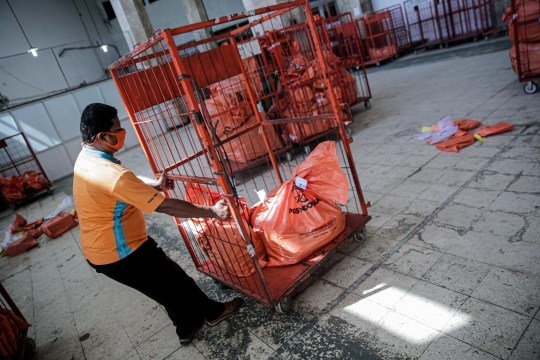 Pengiriman Paket Pos Jelang Lebaran Naik 20 Persen