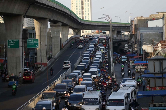 PSBB, Jakarta Macet Mengular