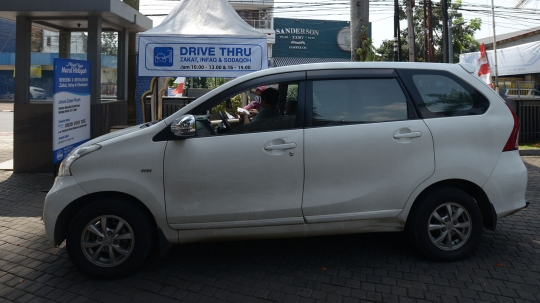 Melihat Layanan Pembayaran Zakat Drive Thru