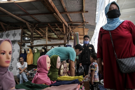 PSBB, Pedagang di Pasar Tanah Abang Nekat Tetap Berjualan