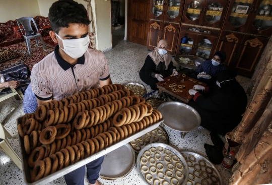 Melihat Pembuatan Kue Tradisional Palestina Jelang Lebaran