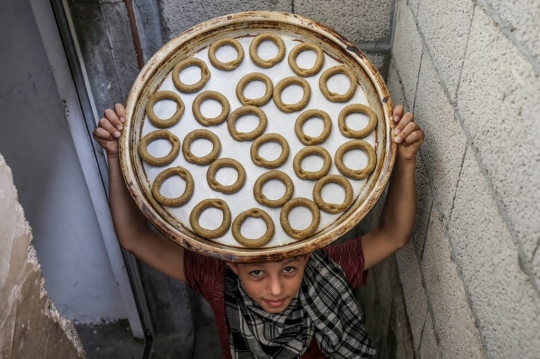 Melihat Pembuatan Kue Tradisional Palestina Jelang Lebaran