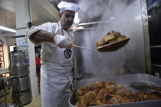 Aksi Berbagi Makanan Selama Ramadan di Aljazair