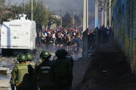 Protes Kekurangan Makan Akibat Covid-19 Berujung Bentrok di Chile