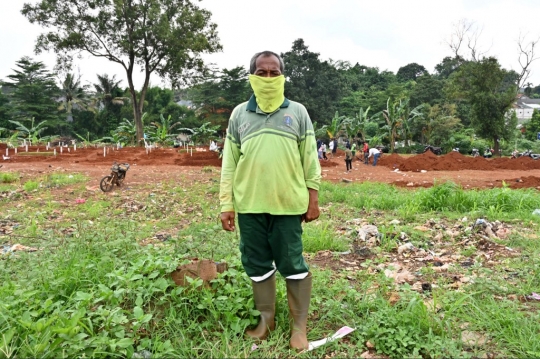 Kisah Penggali Kubur Melawan Takut Terhadap Covid-19