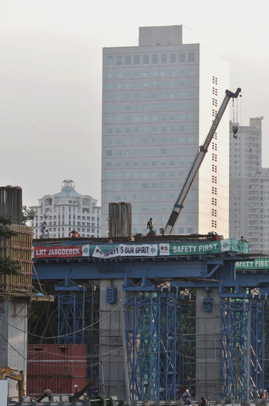 Pembangunan LRT Jabodebek di Tengah PSBB