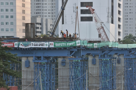 Pembangunan LRT Jabodebek di Tengah PSBB