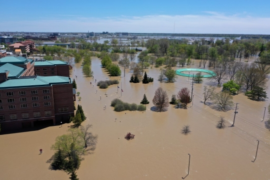 Dua Bendungan Jebol, Banjir Bandang Sapu Amerika Serikat