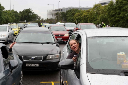 Konser Musik Drive-In di Tengah Pembatasan Sosial Australia