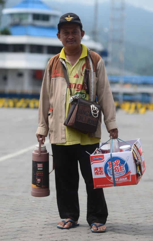 Keluh Pedagang Asongan di Tengah Sepinya Pemudik