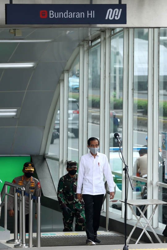 Jokowi Tinjau Kesiapan Penerapan New Normal di MRT