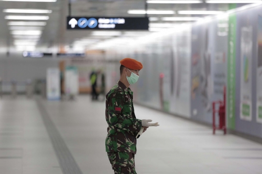 Kawal New Normal, Aparat TNI Jaga Stasiun MRT Bundaran HI
