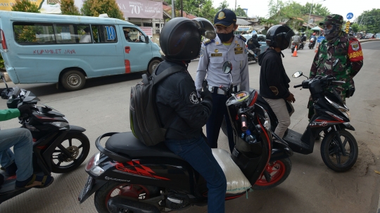 Pemeriksaan Surat Izin Keluar Masuk Jakarta