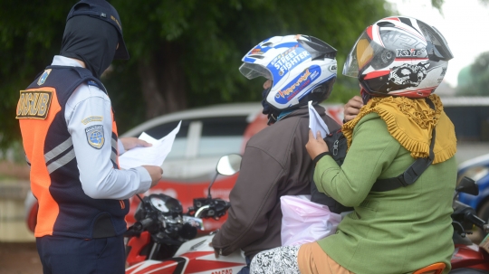 Pemeriksaan Surat Izin Keluar Masuk Jakarta