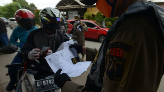 Pemeriksaan Surat Izin Keluar Masuk Jakarta