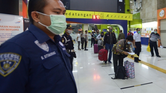 Penumpang Kereta Api Luar Biasa Wajib Membawa SIKM