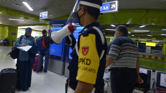 Penumpang Kereta Api Luar Biasa Wajib Membawa SIKM