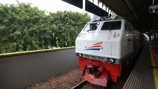 Penumpang Kereta Api Luar Biasa Wajib Membawa SIKM