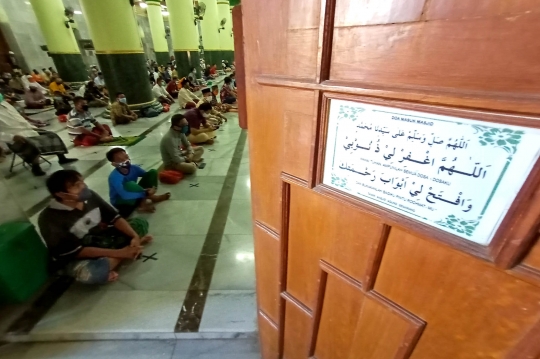 Masjid Kauman Semarang Kembali Gelar Salat Jumat di Tengah Pandemi