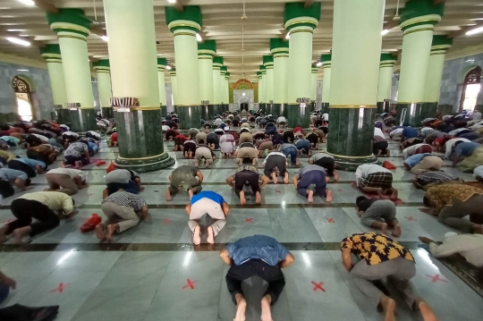 Masjid Kauman Semarang Kembali Gelar Salat Jumat di Tengah Pandemi