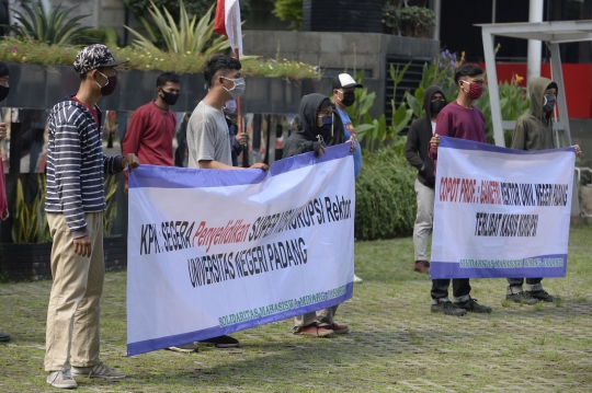 Geruduk KPK, Massa Solidaritas Mahasiswa Minang Jakarta Dibubarkan