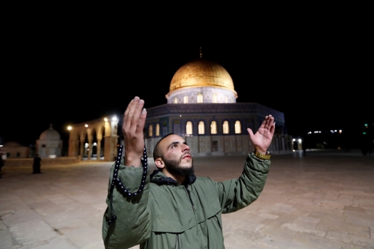 Al-Aqsa Kembali Dibuka, Jemaah Muslim Palestina Ungkapkan Rasa Syukur