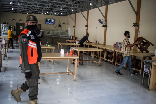 Penertiban Warung Makan yang Langgar PSBB