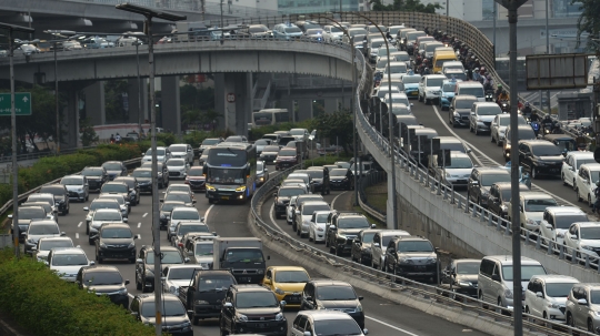 Potret Lalu Lintas Ibu Kota yang Kembali Macet