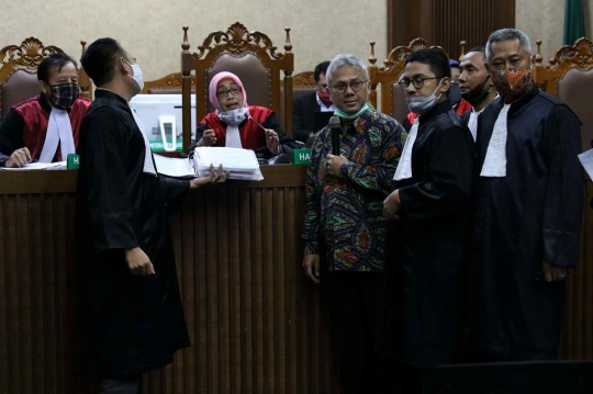 Ketua KPU Bersaksi di Sidang Suap PAW Anggota DPR