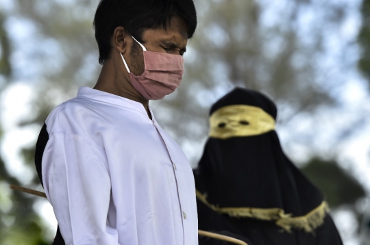 Hukuman Cambuk 100 Kali Bagi yang Berzina di Aceh