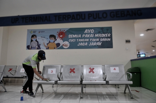 Terminal Pulogebang Sepi Penumpang