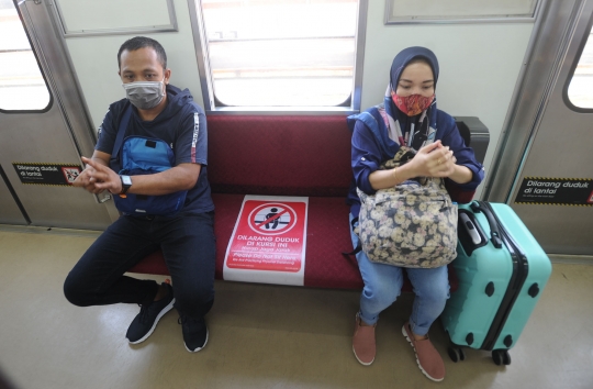 Naik KRL Jabodetabek Dibatasi 74 Penumpang Tiap Gerbong