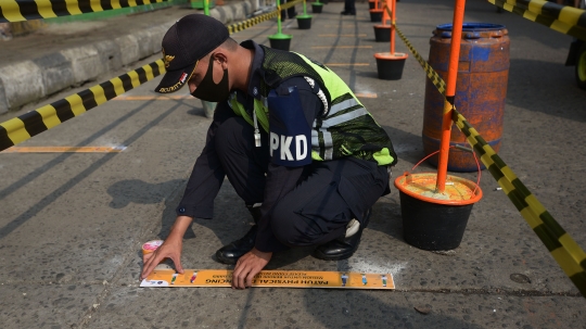 Petugas Imbau Pedagang dan Pengunjung Pasar Tradisional Wajib Pakai Masker