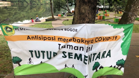 Masih Ditutup, Warga Tetap Kunjungi Setu Cibinong