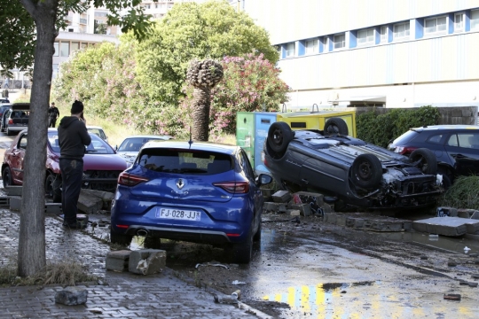 Banjir Bandang Porak-Porandakan Prancis