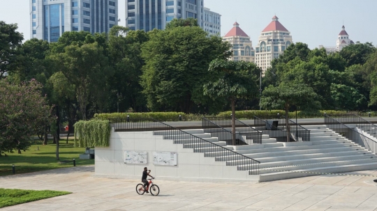Suasana Taman Lapangan Banteng Usai Kembali Dibuka