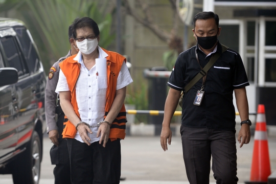 Tersangka Korupsi RTH Bandung Herry Nurhayat Jalani Sidang Perdana