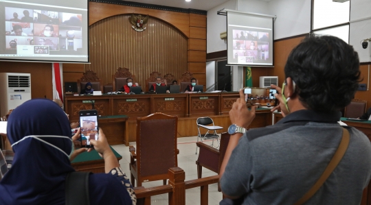 Terdakwa Pembunuhan Suami dan Anak, Aulia Kesuma Divonis Mati