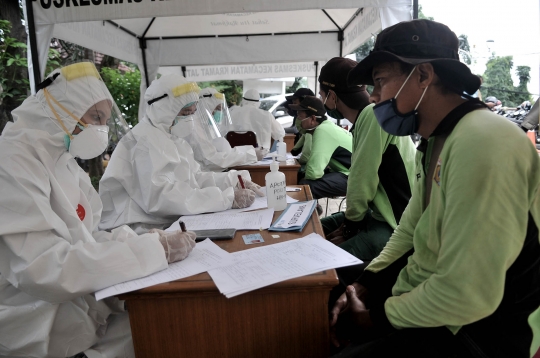 Pegawai Kantor Kecamatan Jalani Tes Swab Covid-19