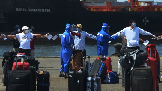 Ratusan WNI ABK Kapal MV Eurodam Tiba di Tanjung Priok